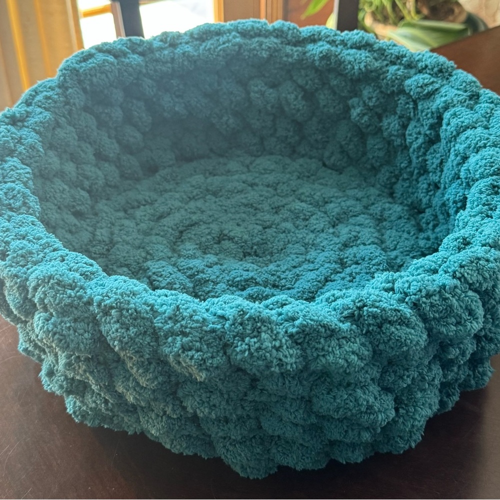 Handcrafted Teal Textured Basket Pet bed